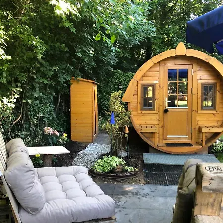 Holz-wohnfass In Muenchen-nymphenburg Mnichov