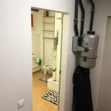 Apartment Holz-wohnfass In Muenchen-nymphenburg *