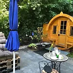 Holz-wohnfass In Muenchen-nymphenburg Apartment Munich