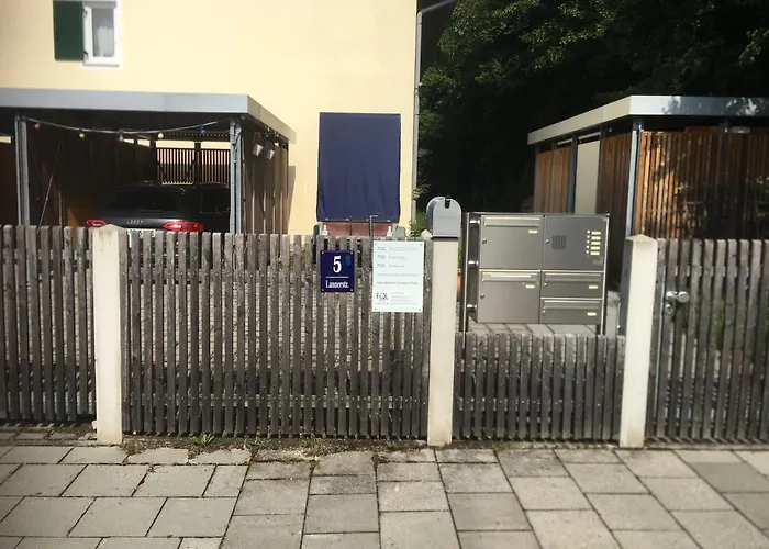 Appartement Holz-wohnfass In Muenchen-nymphenburg Munich